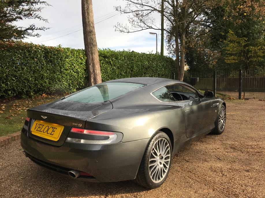 Aston Martin DB9 2010