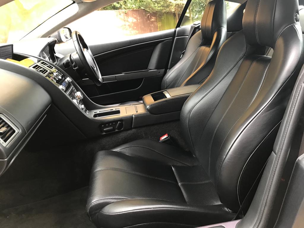 Aston Martin DB9 2010