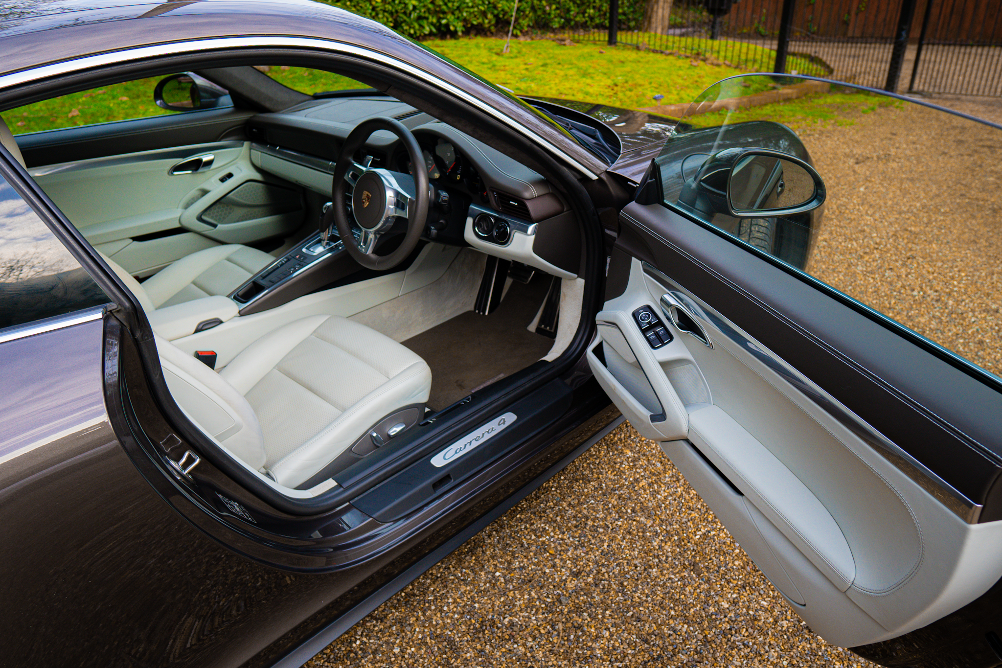 Porsche 911 Carrera 4