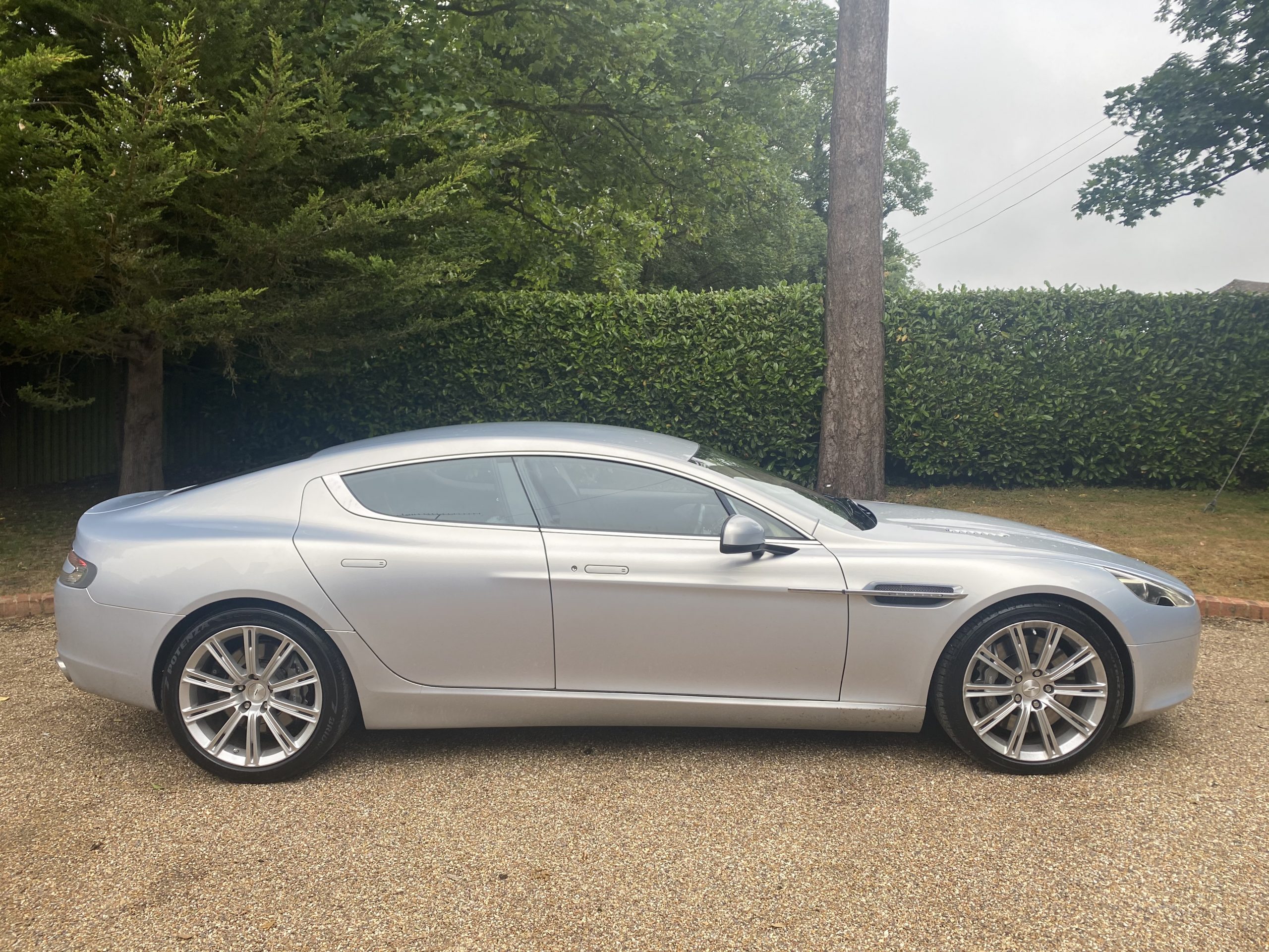 Aston Martin Rapide 2011