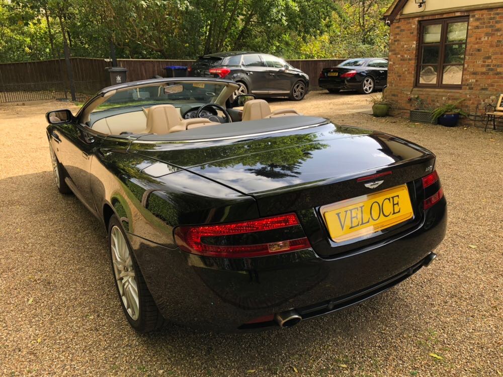 Aston Martin DB9 Volante