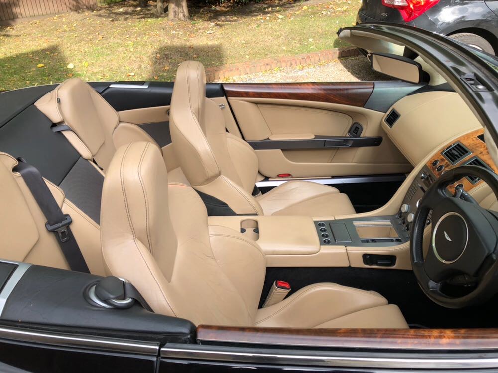 Aston Martin DB9 Volante