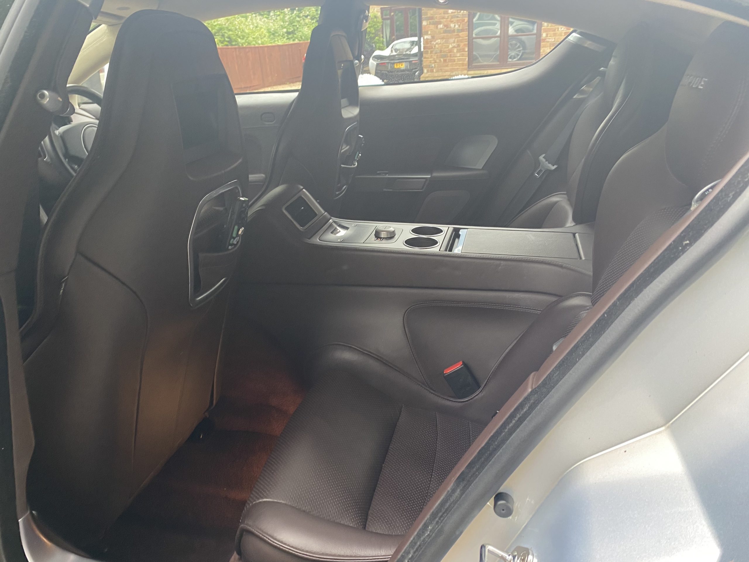 Aston Martin Rapide 2011