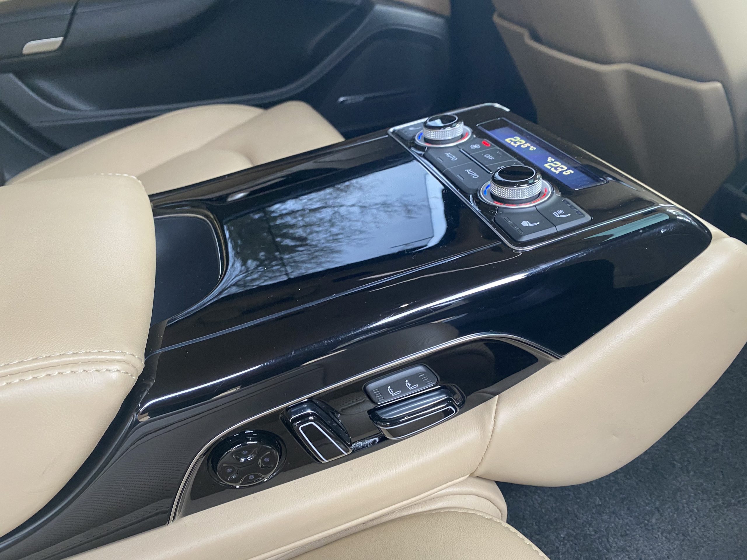 Audi A8 6.3 W12 2014