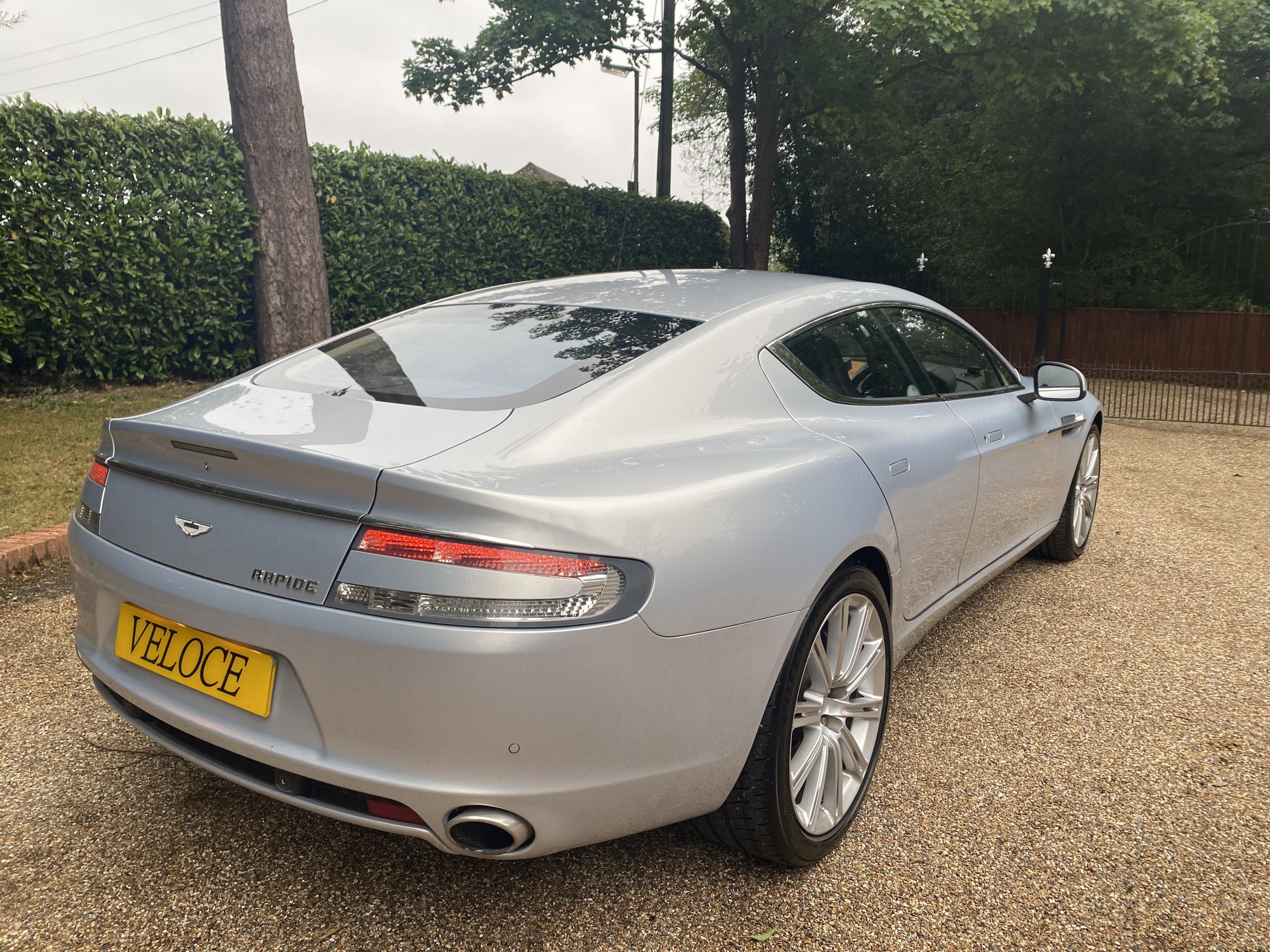 Aston Martin Rapide 2011