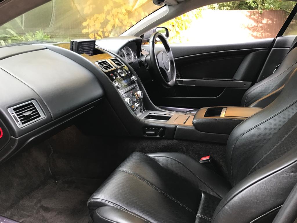 Aston Martin DB9 2010