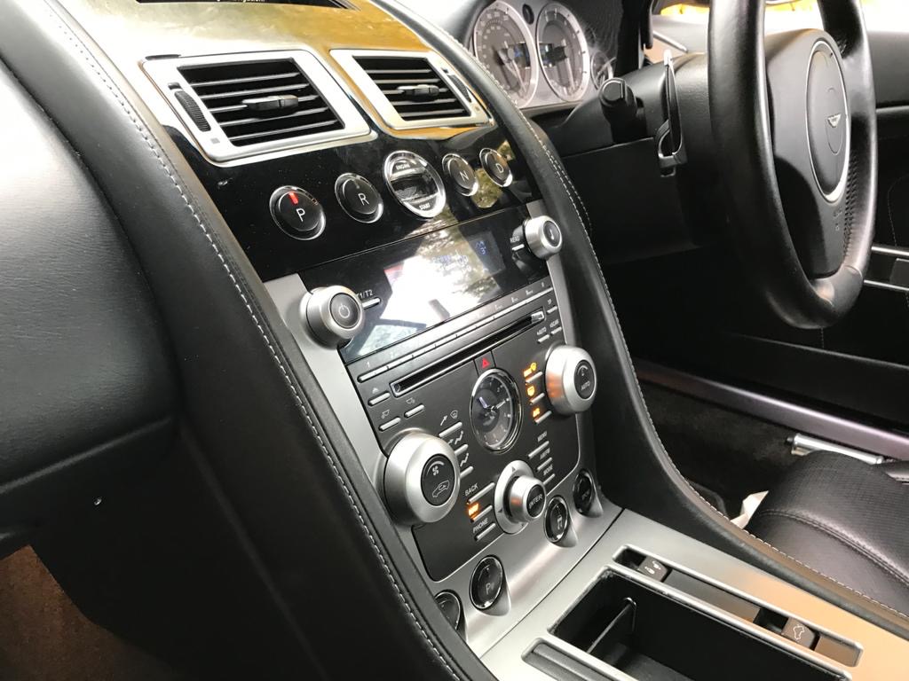 Aston Martin DB9 2010